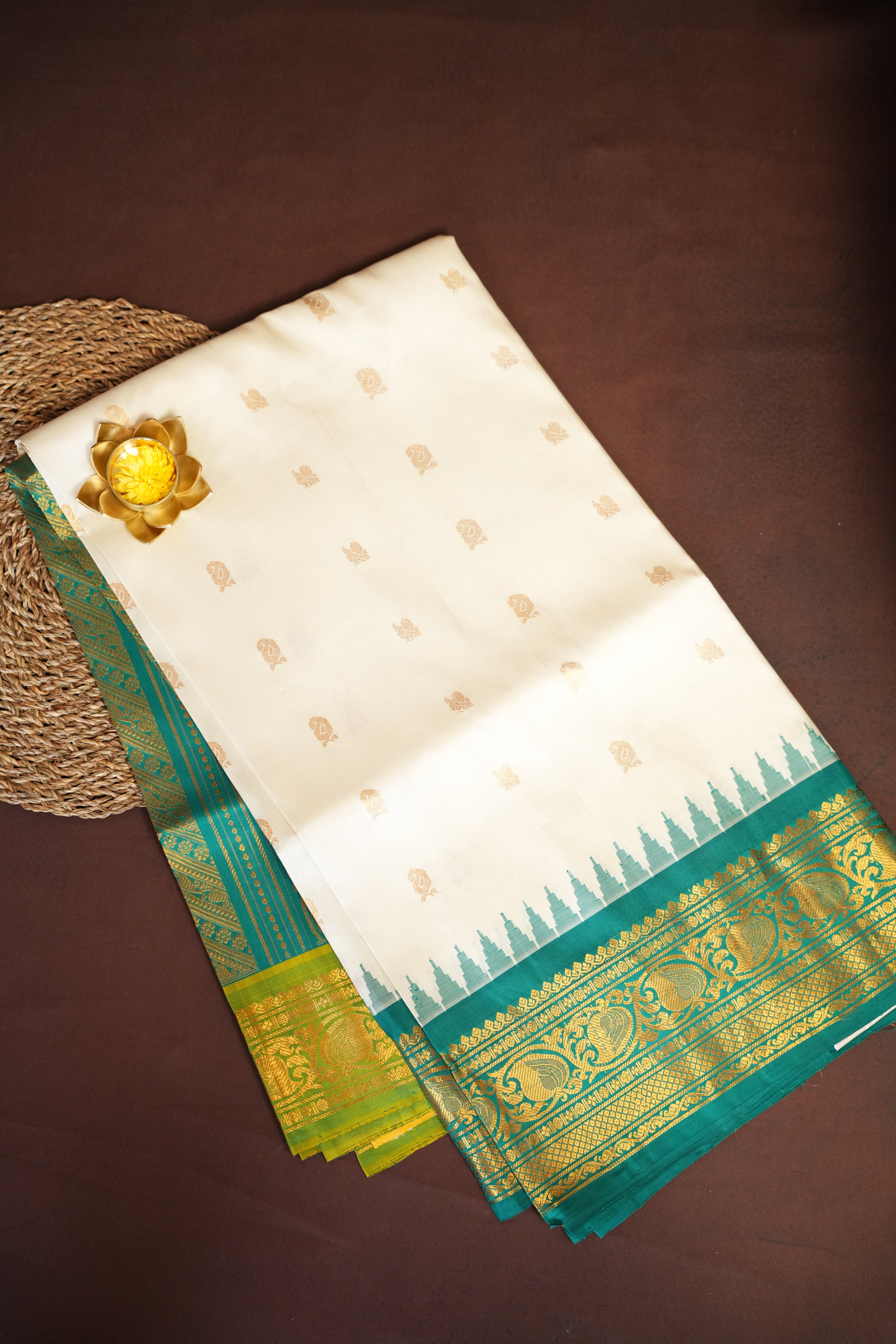 Cream Gadwal Vintage Collection Saree with Green Border | Ande Silks
