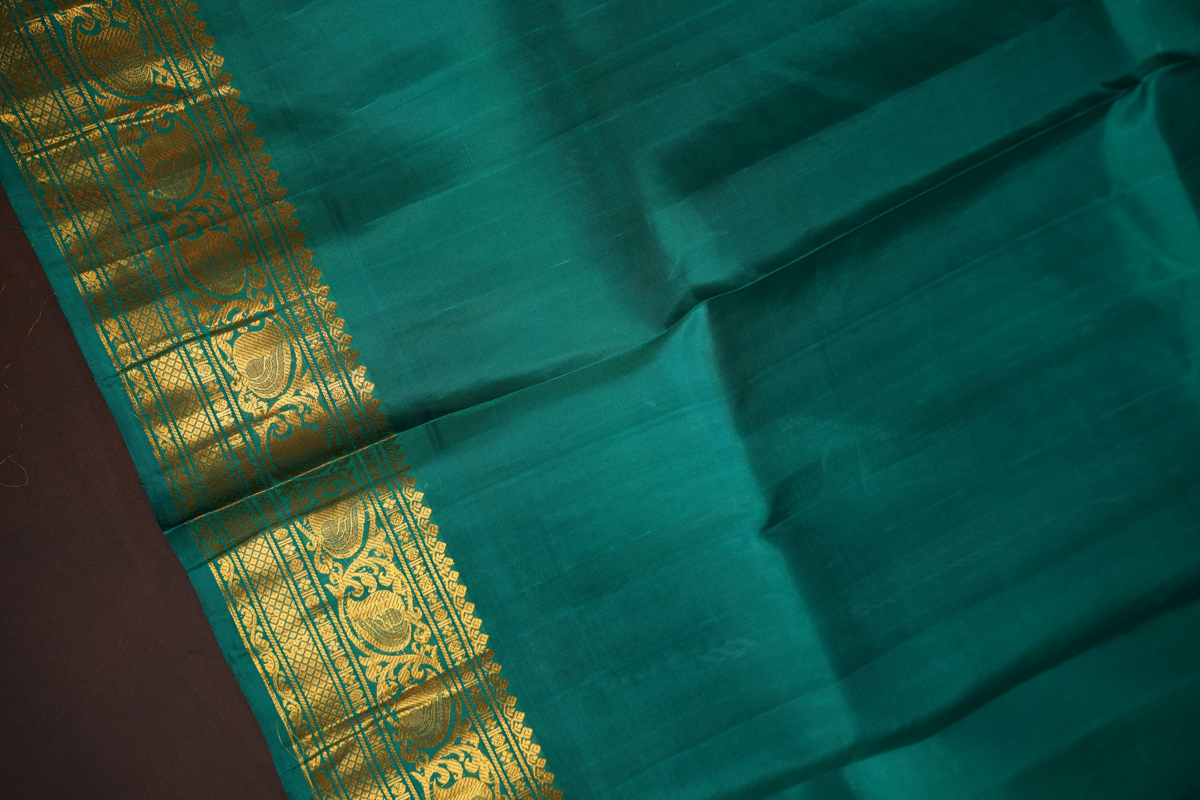 Cream Gadwal Vintage Collection Saree with Green Border | Ande Silks