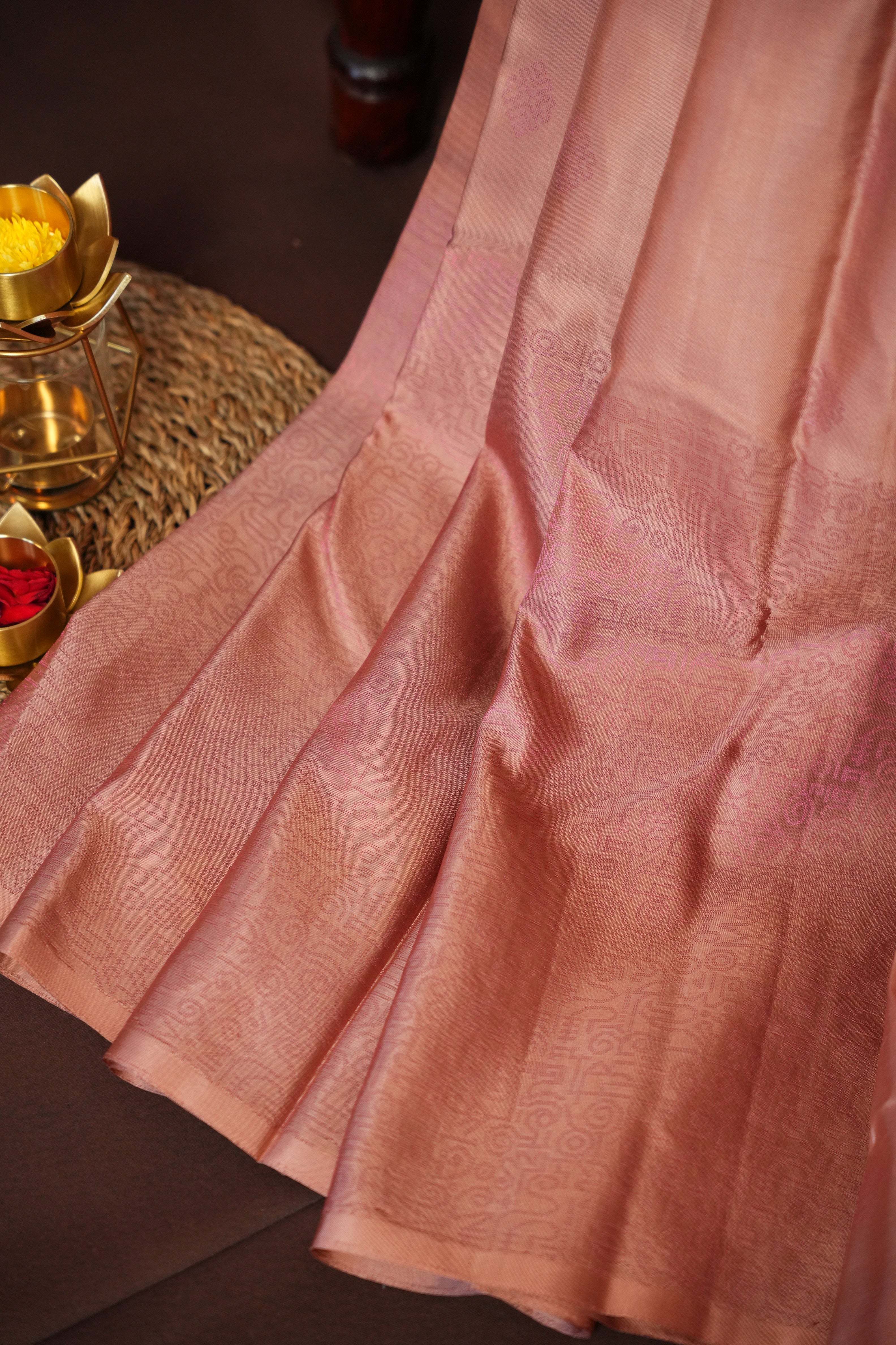 Kanchi Pattu Borderless Saree Fusion Peach Minimal | Ande Silks