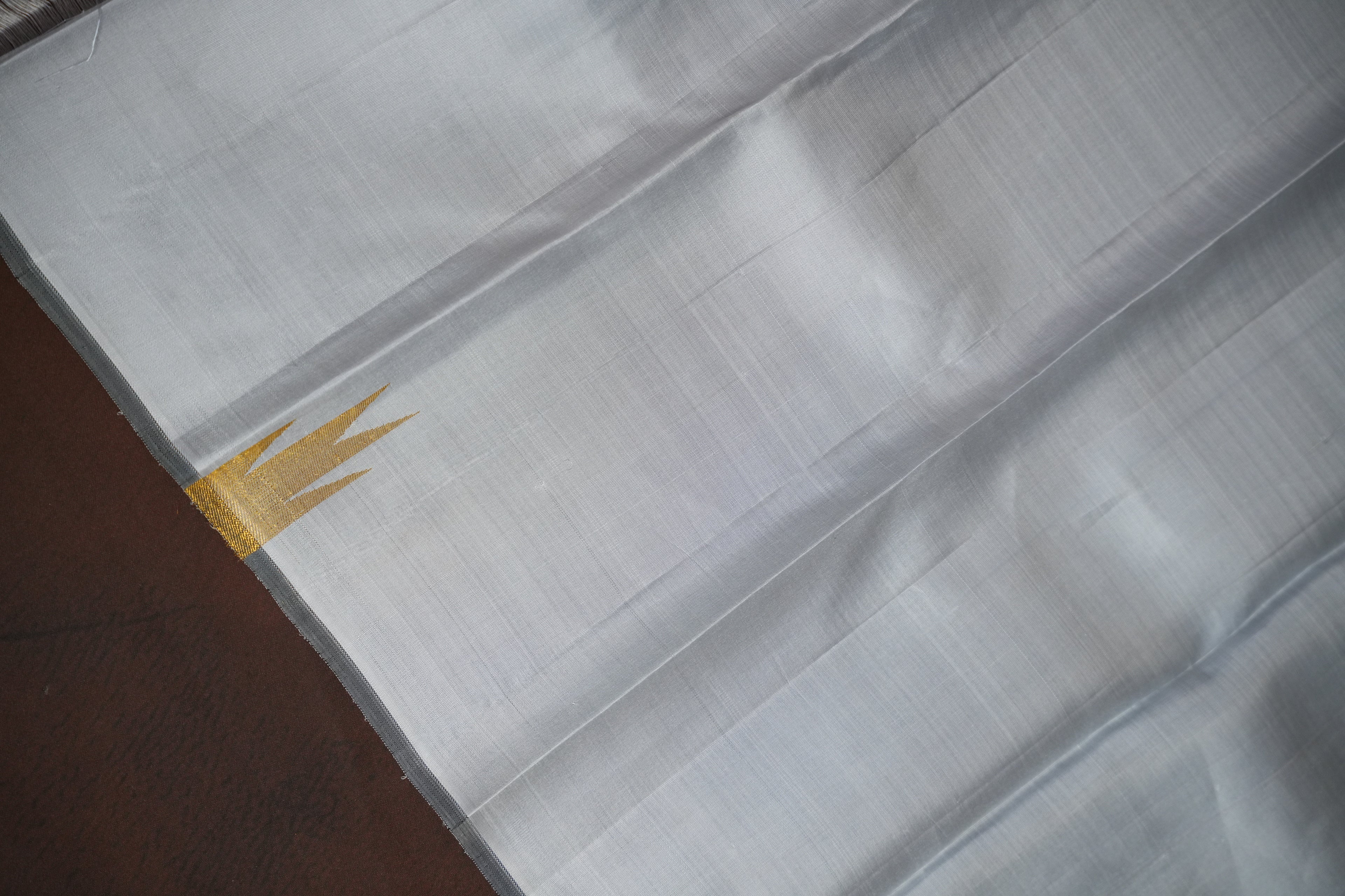 Kanchi Pattu Temple Border Saree Fusion White Gold | Ande Silks