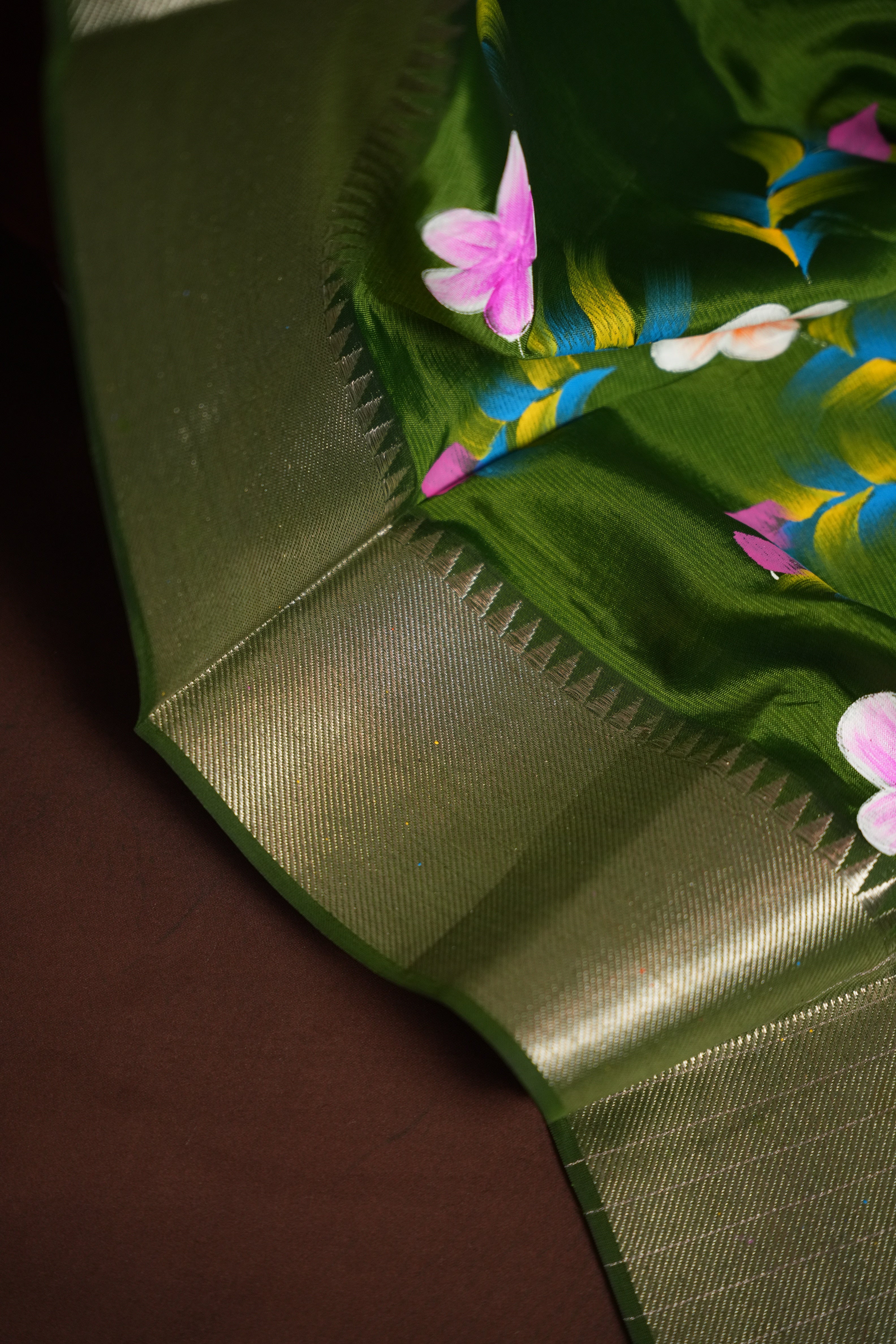 Green Mangalagiri Brush Painted Saree with Zari Border | Ande Silks