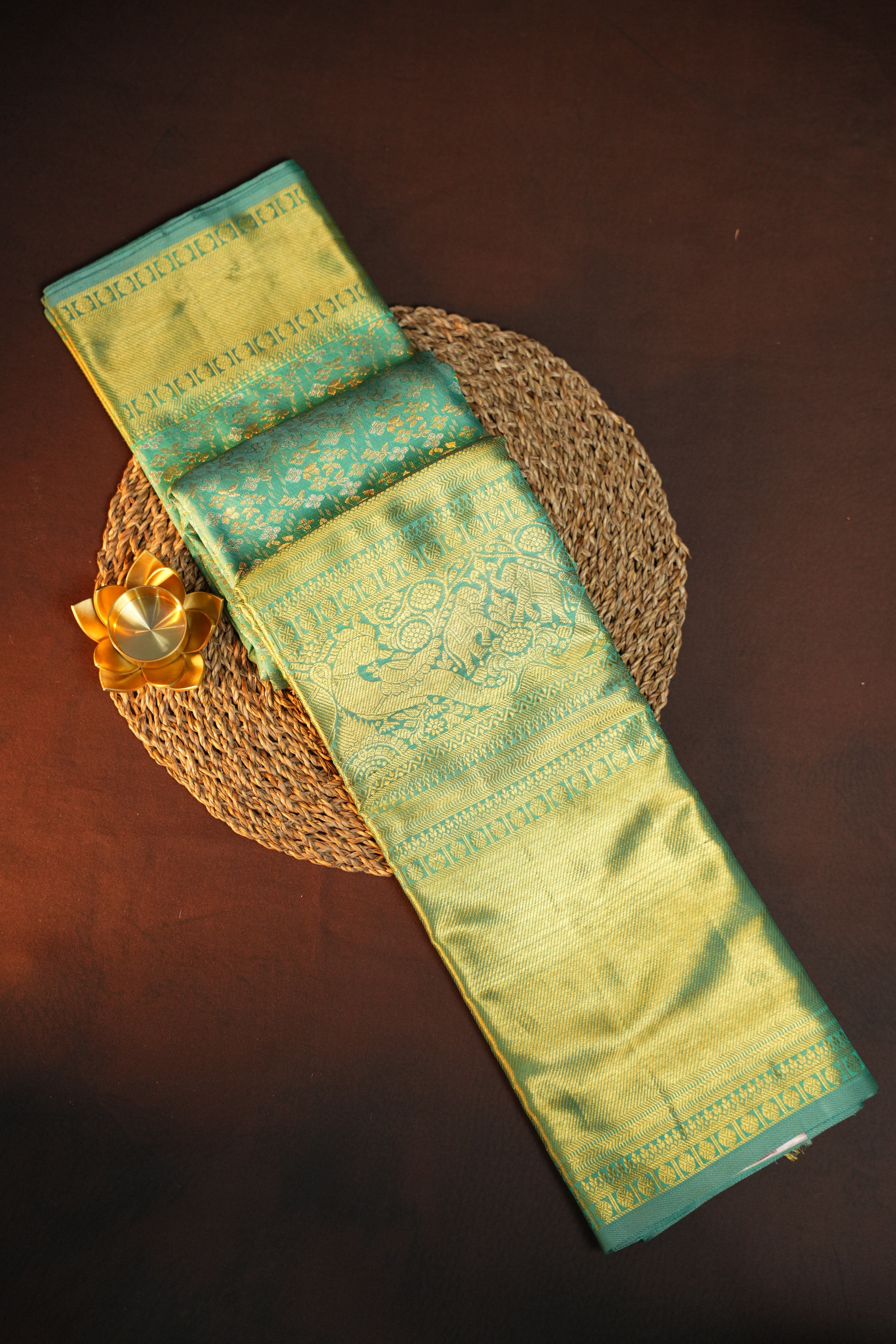 Bridal Maharani Border Saree with Rich Zari Weave