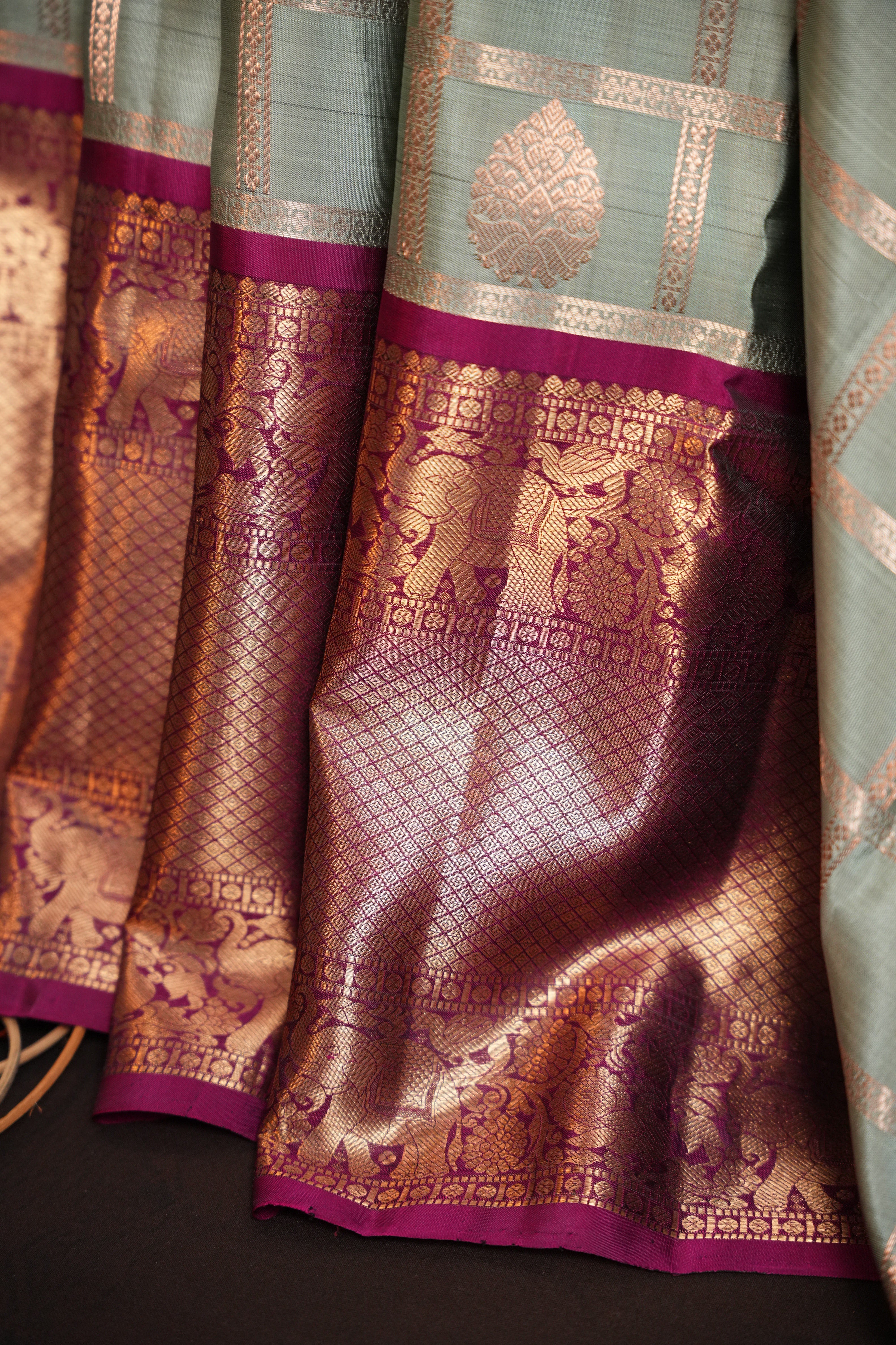 Vintage Kanchi Checks Saree in Silver Grey & Magenta
