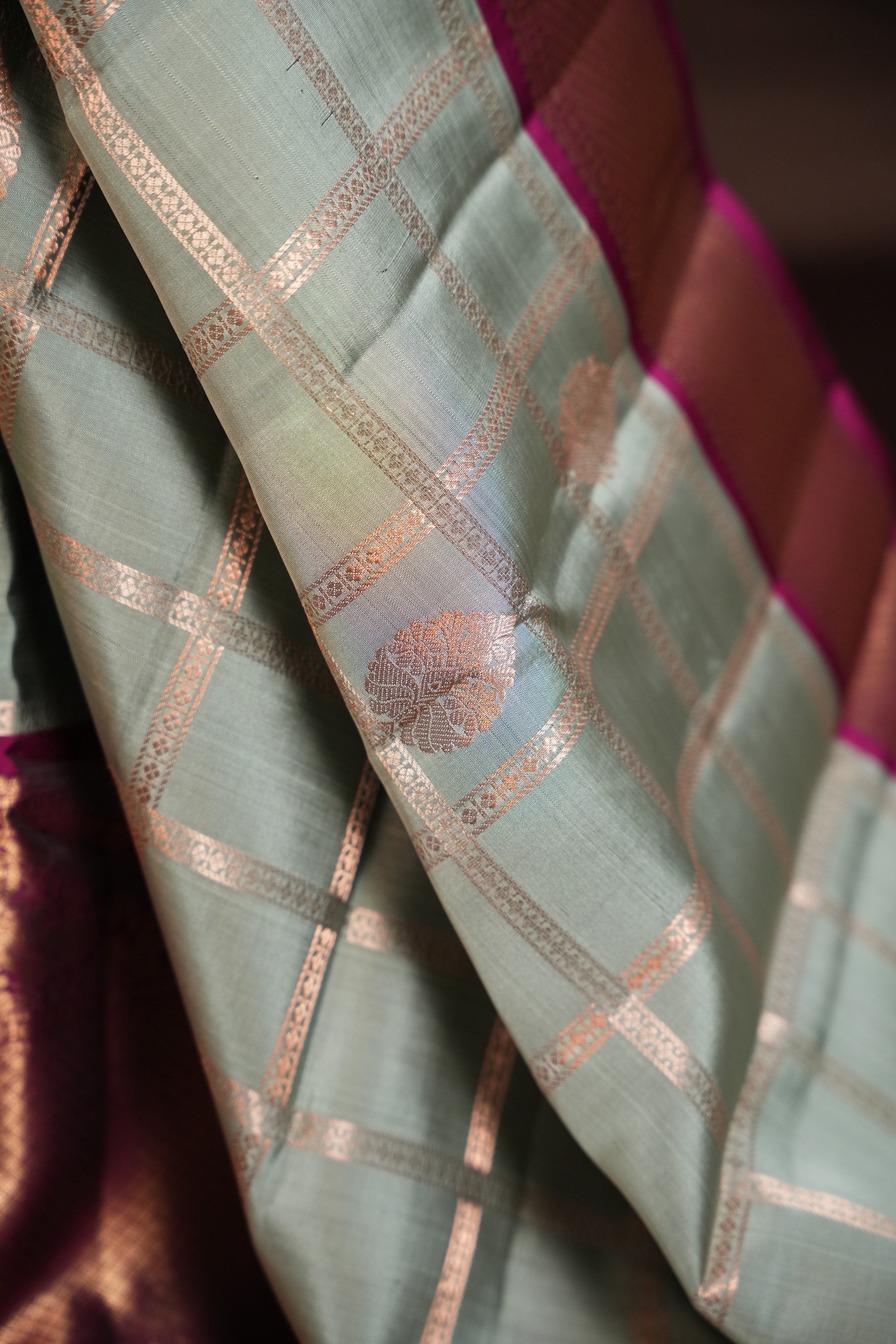 Vintage Kanchi Checks Saree in Silver Grey & Magenta