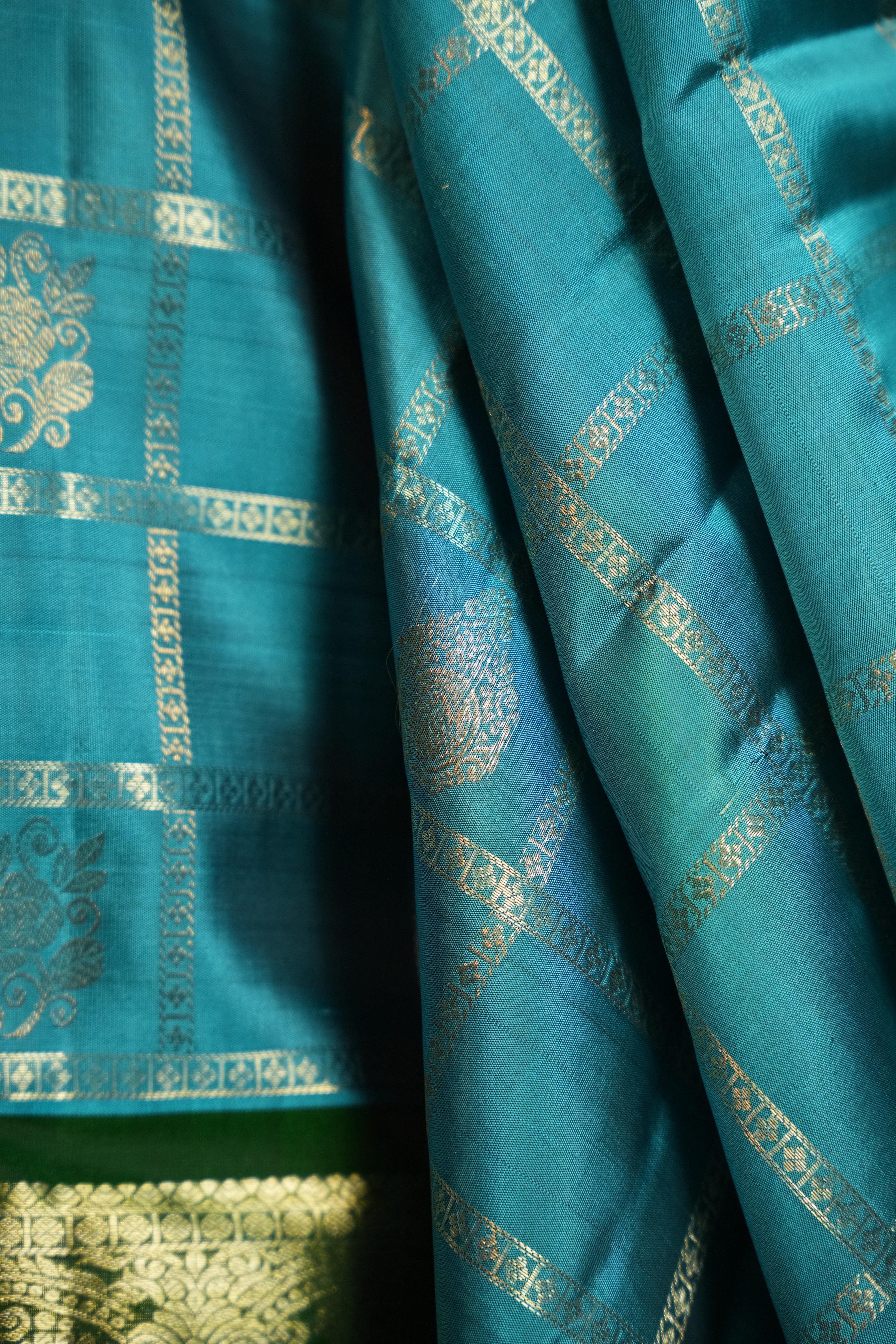 Vintage Kanchi Checks Saree in Sky Blue & Emerald Green