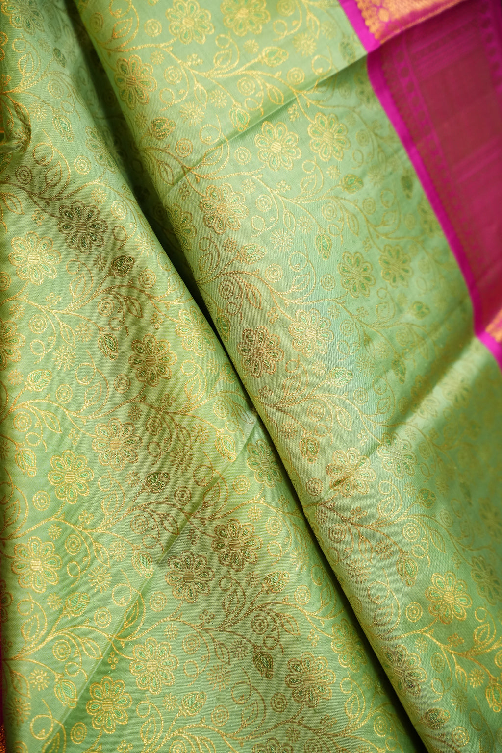 Bridal Maharani Border Saree with Traditional Zari Weave