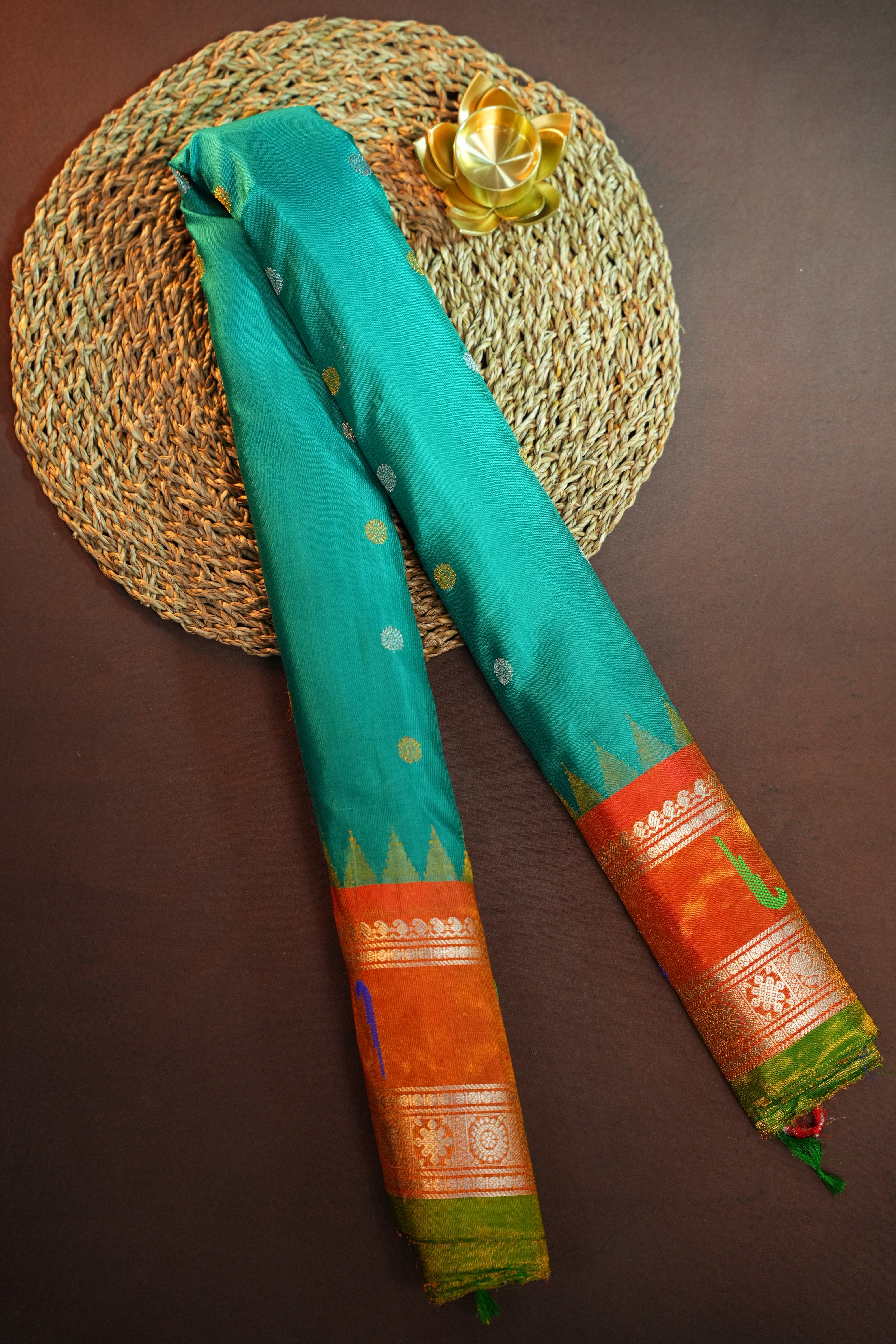 Gadwal Muniya Border Saree
