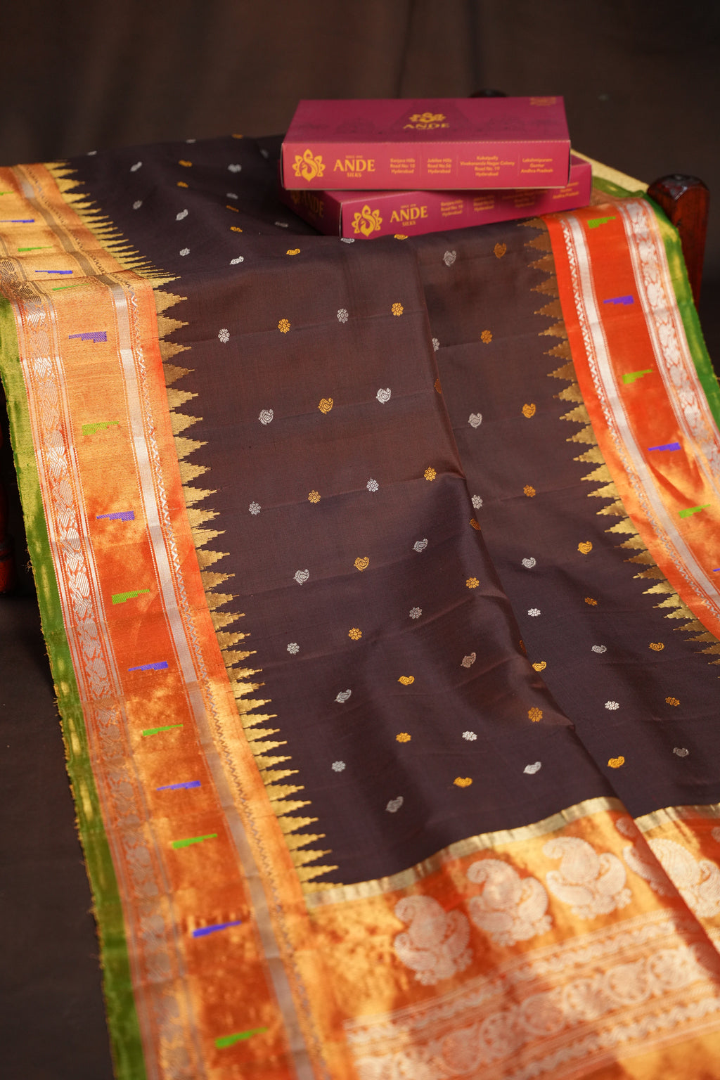 Gadwal Muniya Border Saree