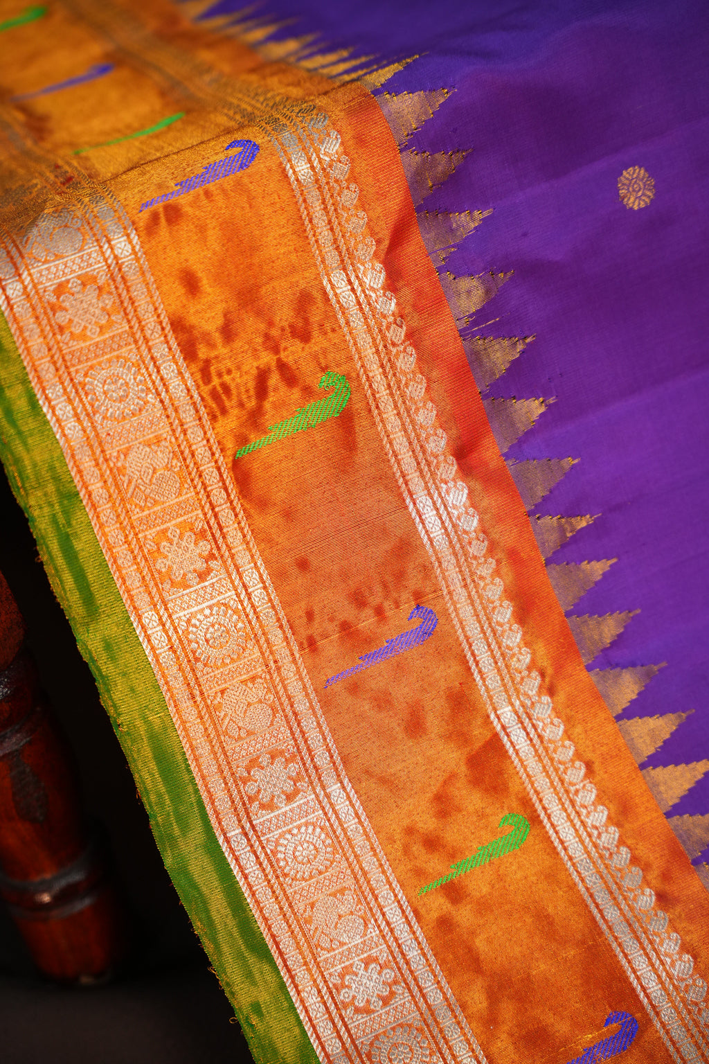 Gadwal Muniya Border Saree