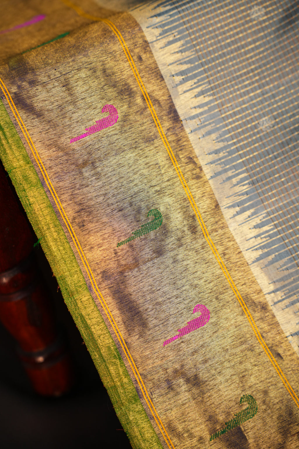 Gadwal Muniya Border Saree
