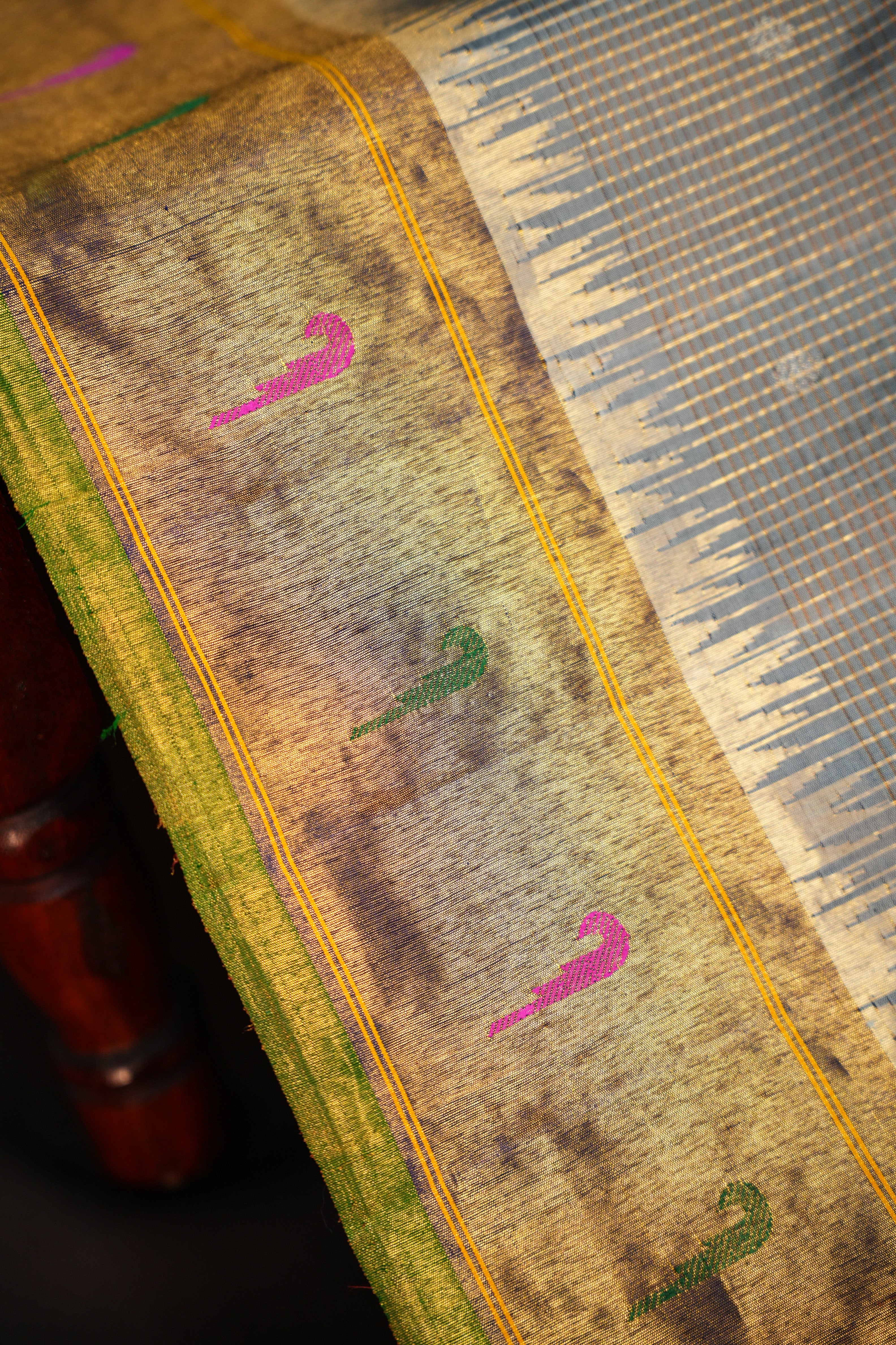 Gadwal Muniya Border Saree