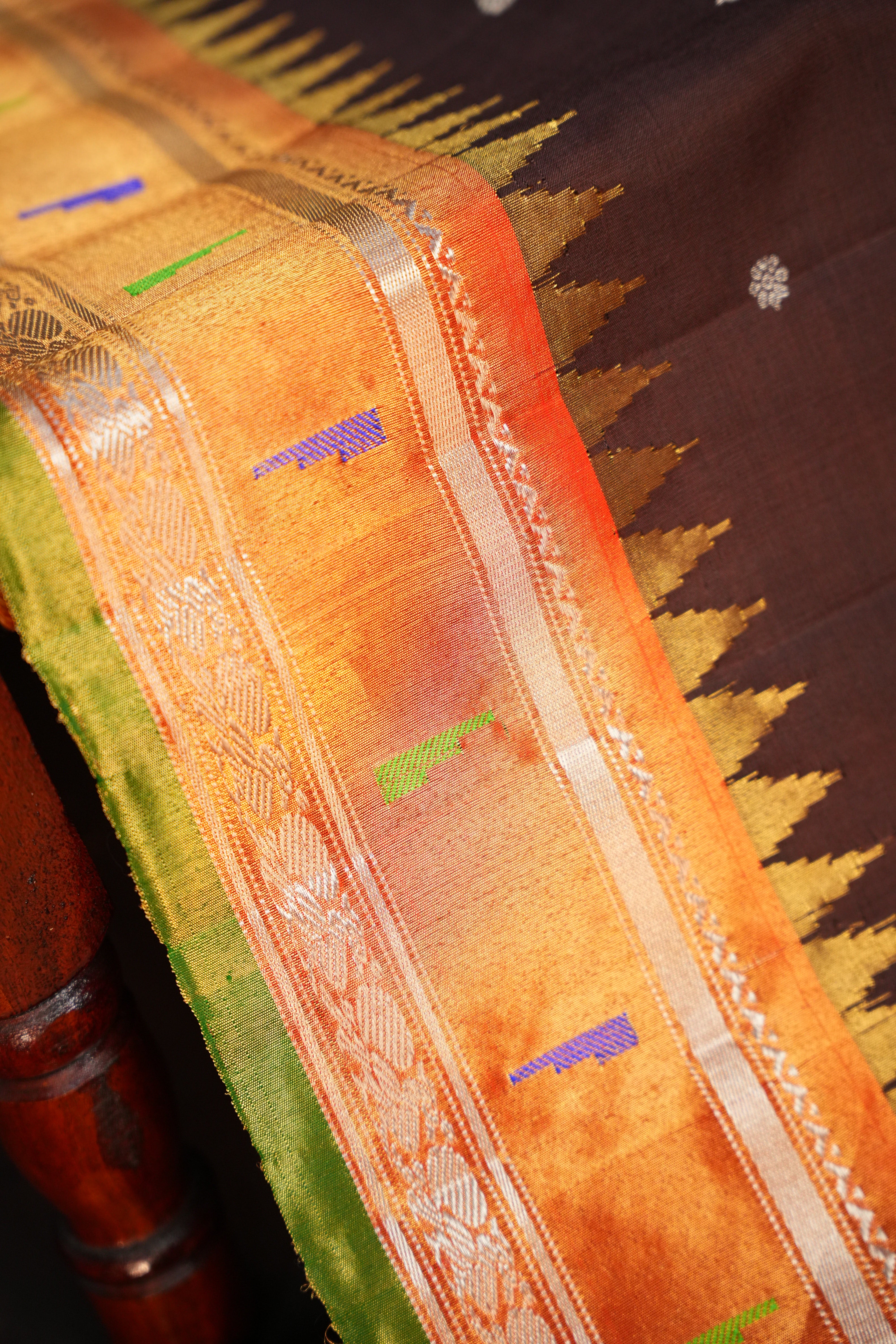 Gadwal Muniya Border Saree
